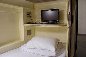 Capsule Hotel Shonan Fujisawa Zewnętrze zdjęcie